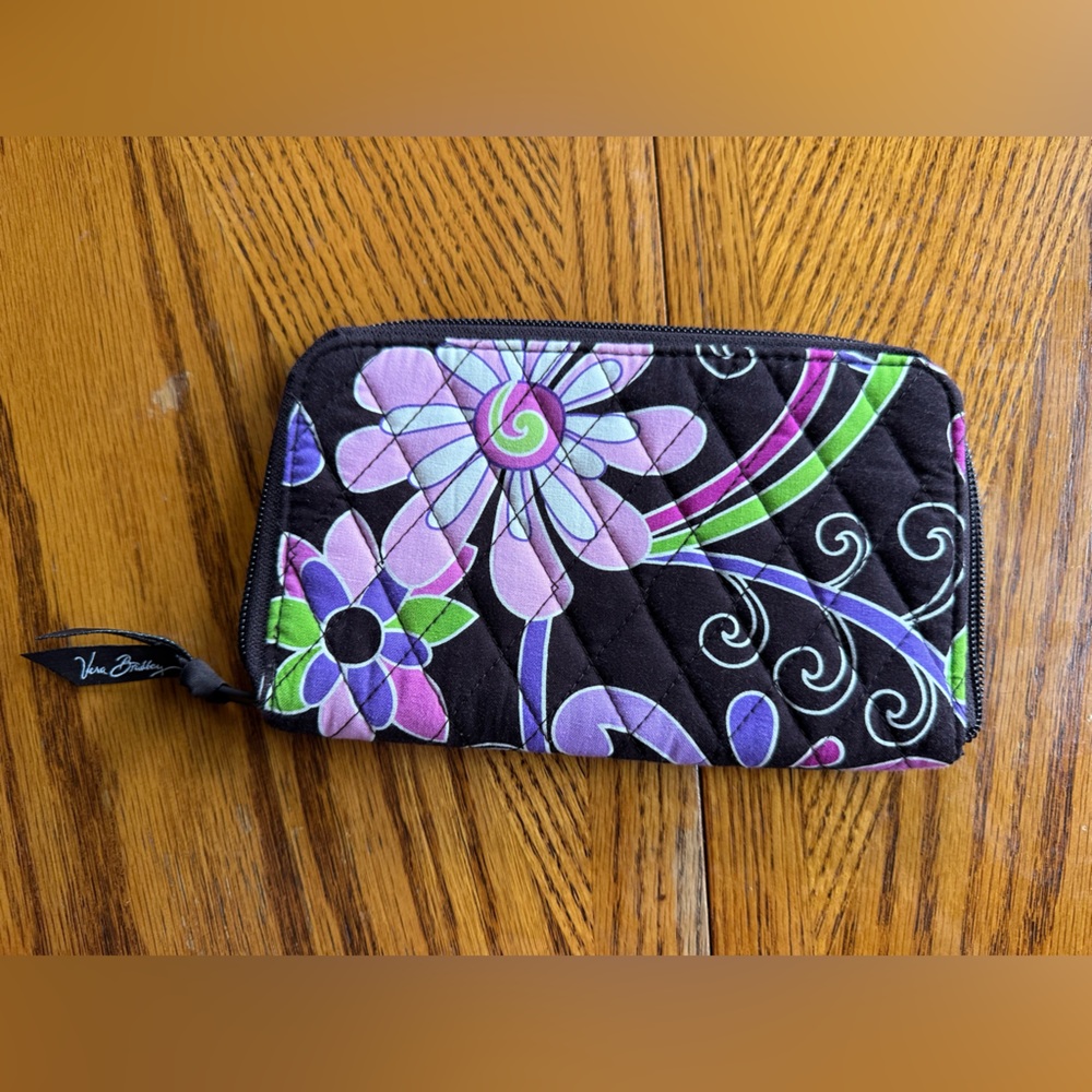 Vintage Vera Bradley Purple Punch quilted wallet. Excellent condition!